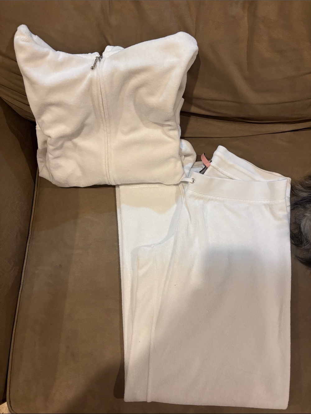 White Women's Fleece Jogger Pants and Zip Jacket Set